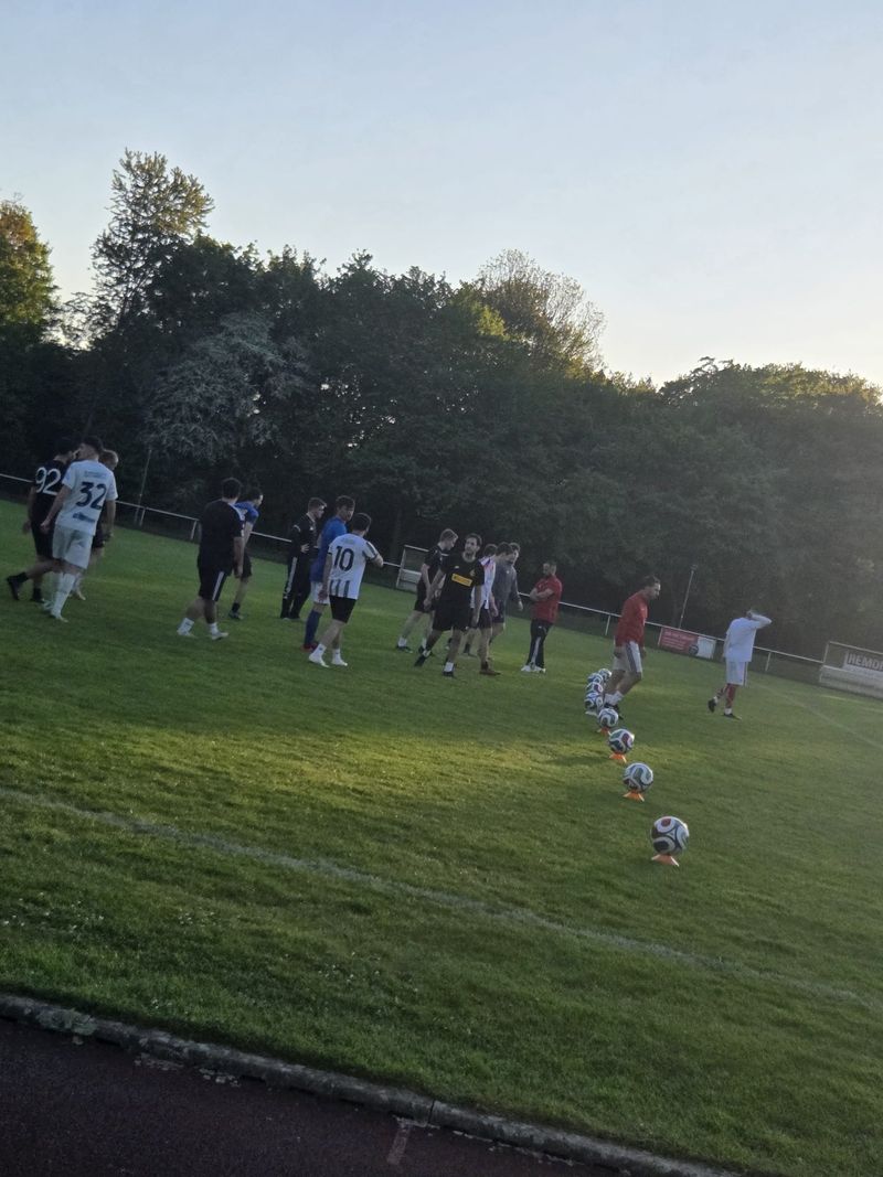 Abendstimmung am Sportplatz